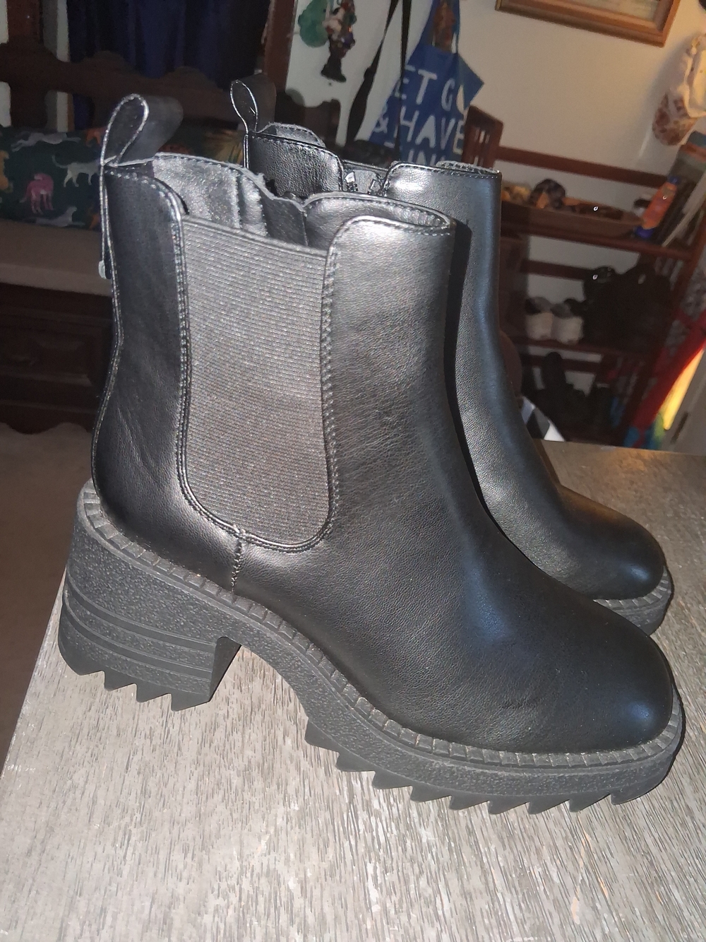 NWOT Black Chunky Platform Ankle Boots. Fall Must Have!
